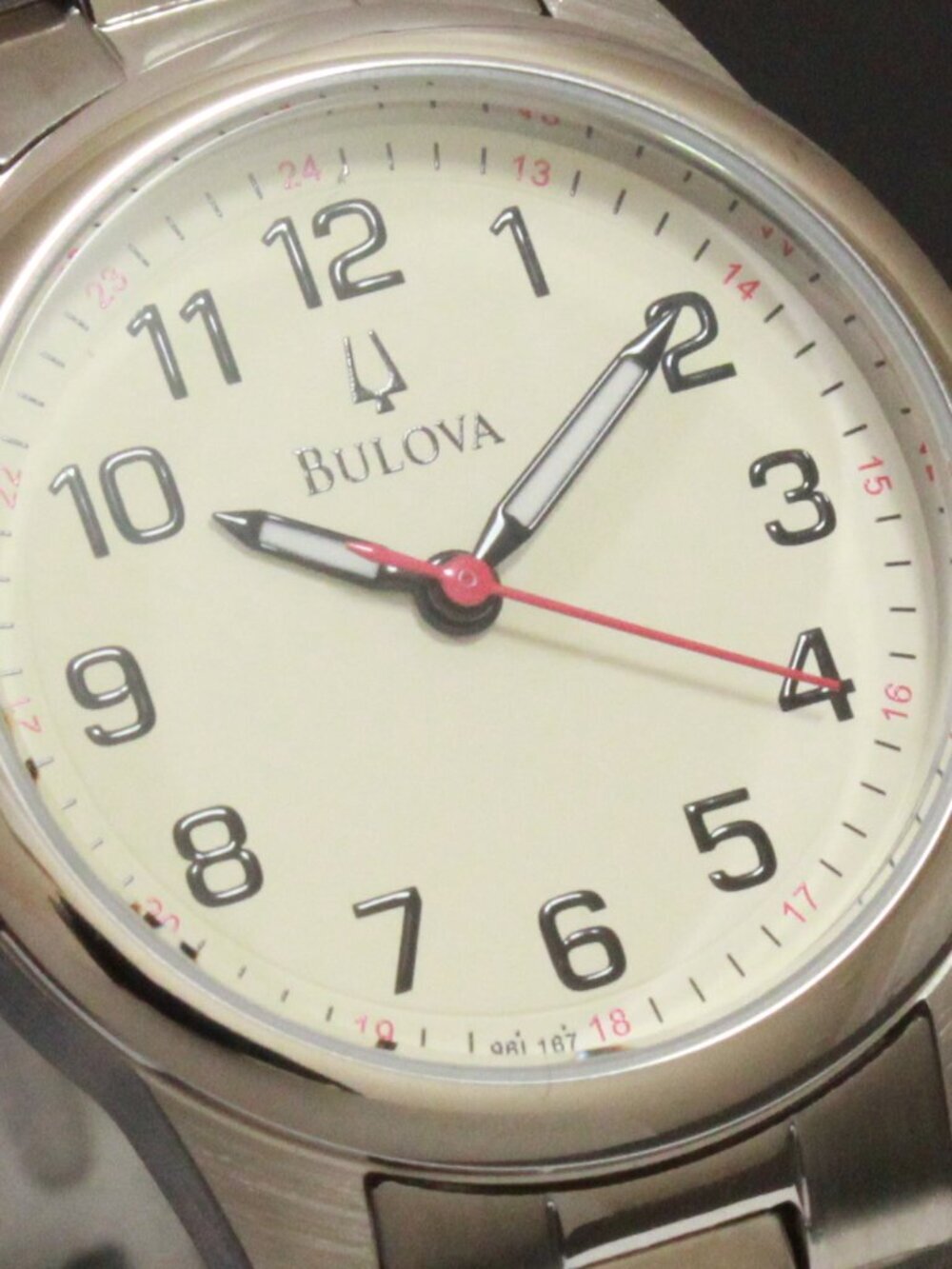 Bulova Classic Collection Ladies Stainless Watch Silver Tone Easy Read 28mm - Picture 9 of 10